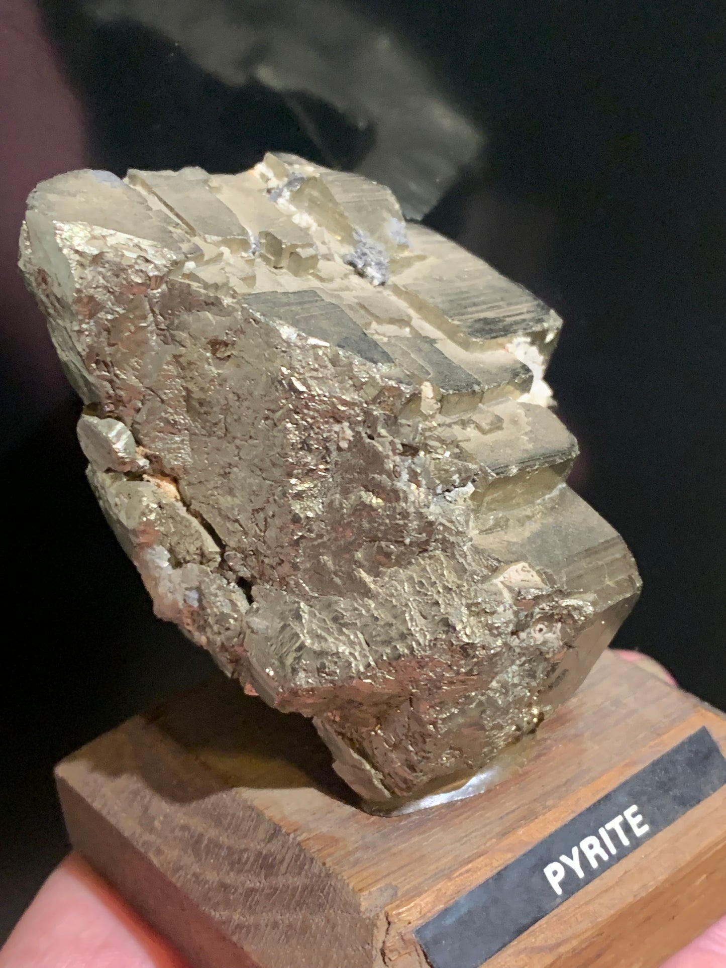 Pyrite, spécimen brut de 69 x 54 x 46 millimètres - 324 grammes