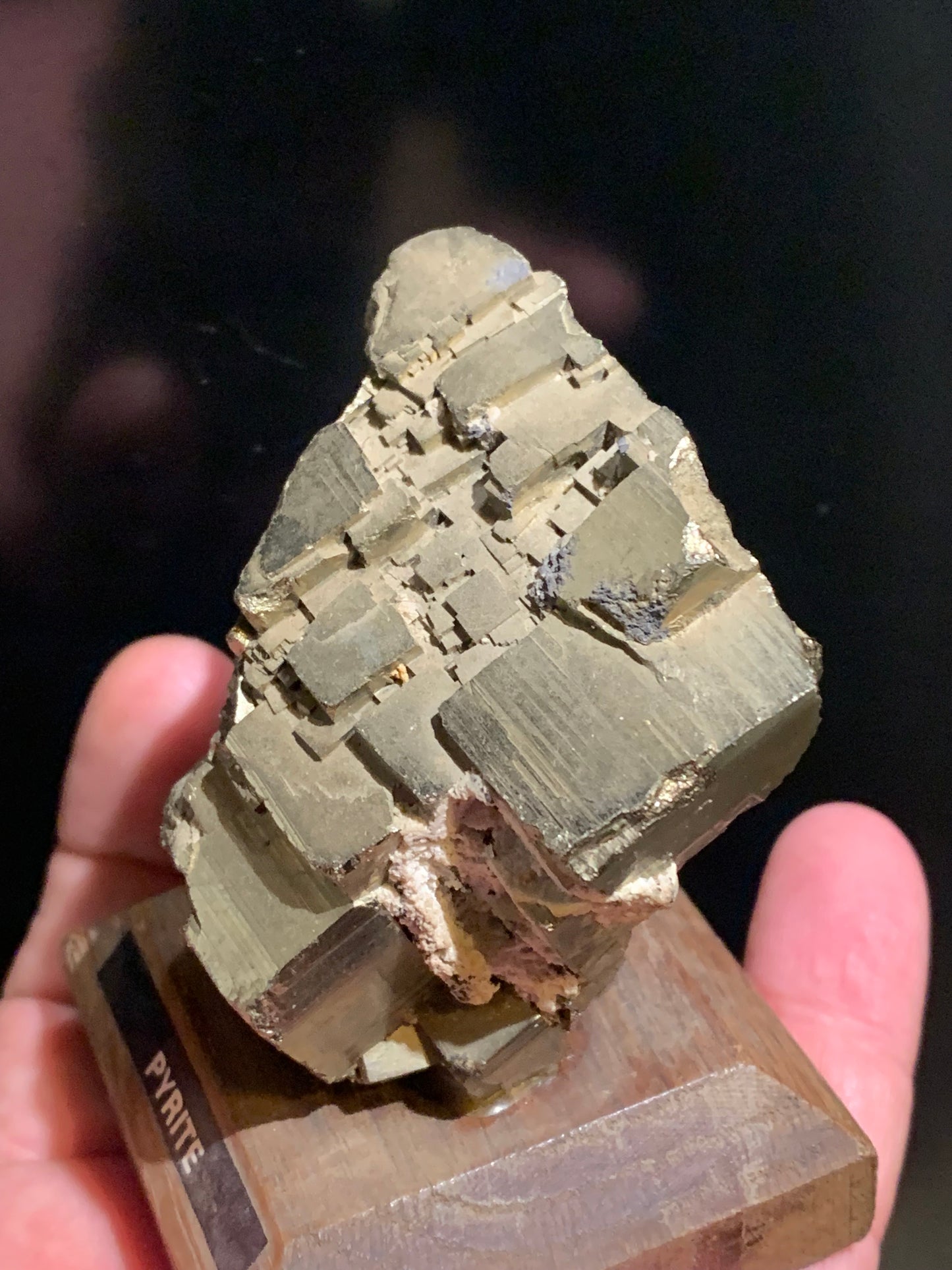 Pyrite, spécimen brut de 69 x 54 x 46 millimètres - 324 grammes
