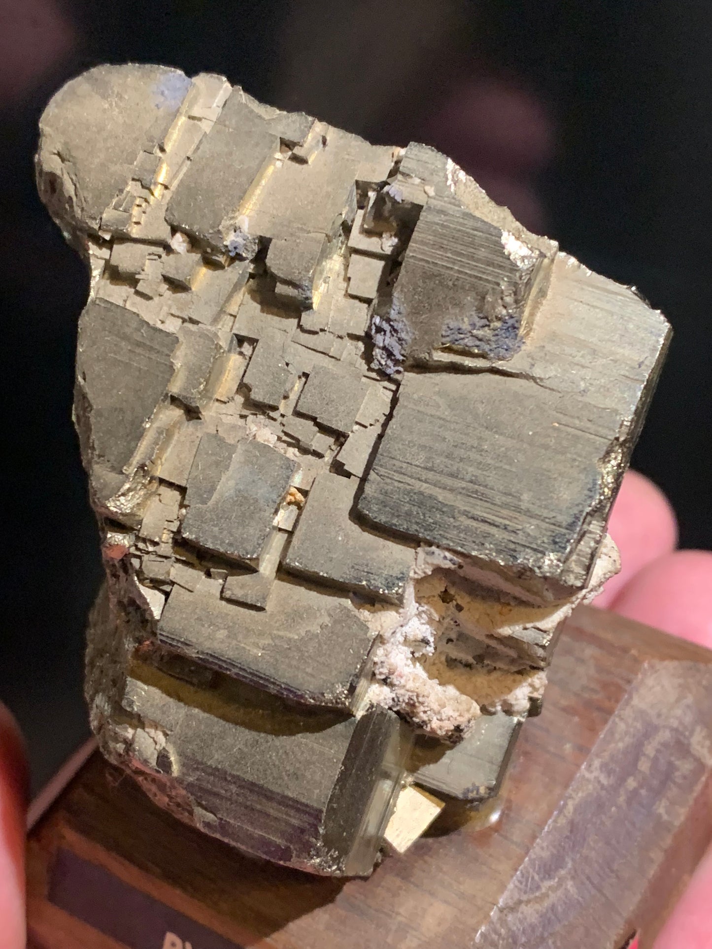 Pyrite, spécimen brut de 69 x 54 x 46 millimètres - 324 grammes