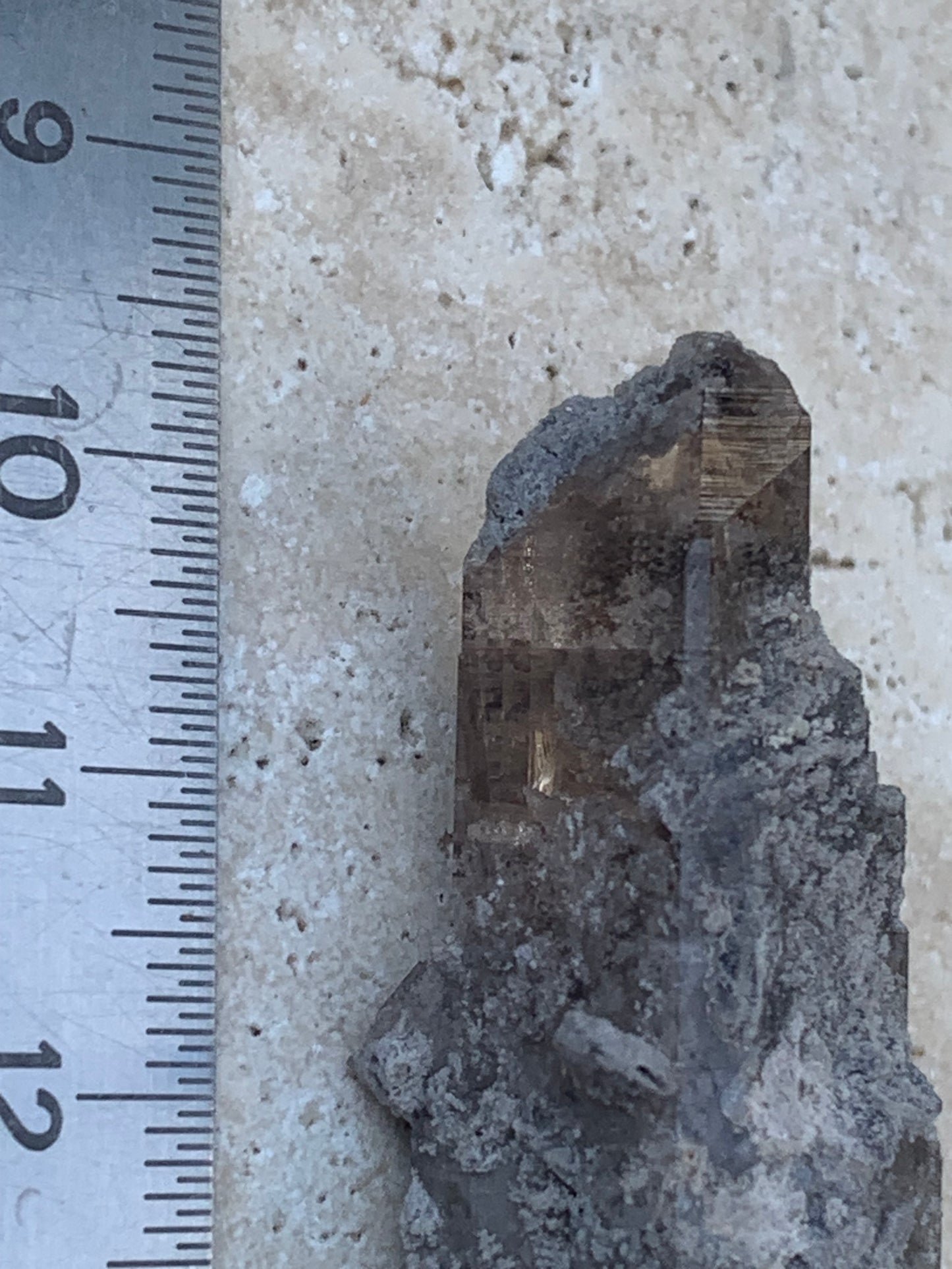 Topaze Impériale, superbe cristal naturel de 55mm x18 x15 - 13,1 grammes. Belle pièce de collection, unique et assez rare !
