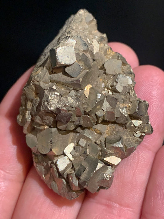 Pyrite, spécimen brut de 62 x 43 x 34 millimètres - 111,1 grammes