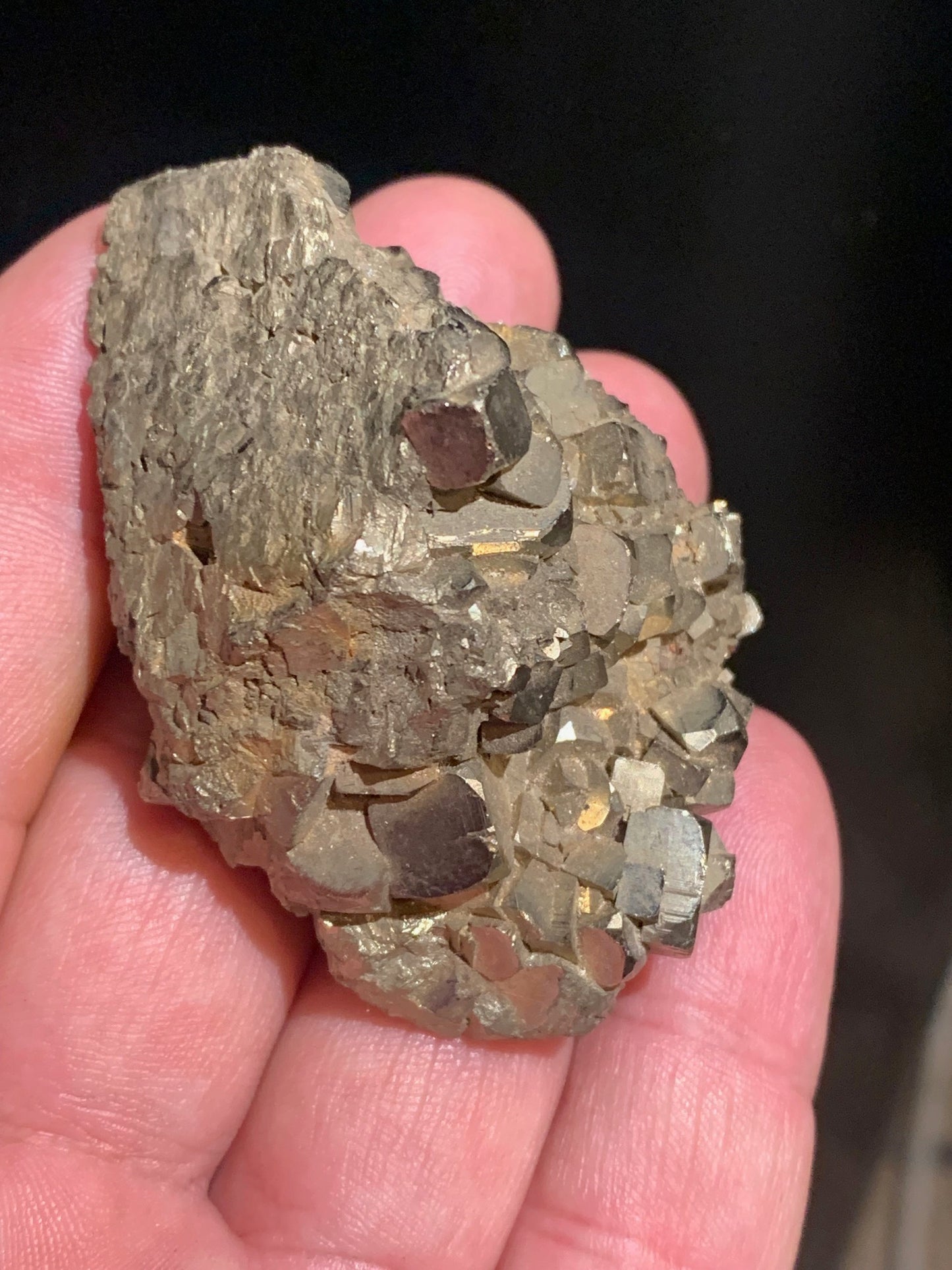 Pyrite, spécimen brut de 62 x 43 x 34 millimètres - 111,1 grammes