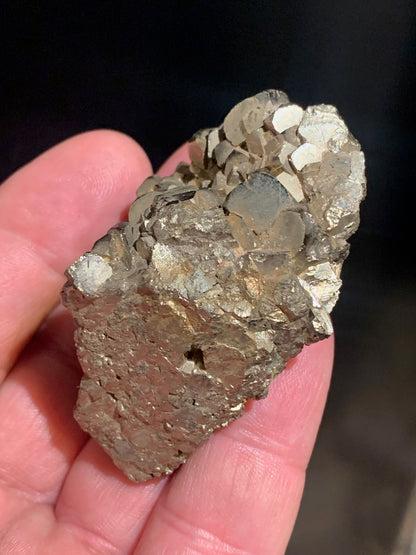 Pyrite, spécimen brut de 62 x 43 x 34 millimètres - 111,1 grammes