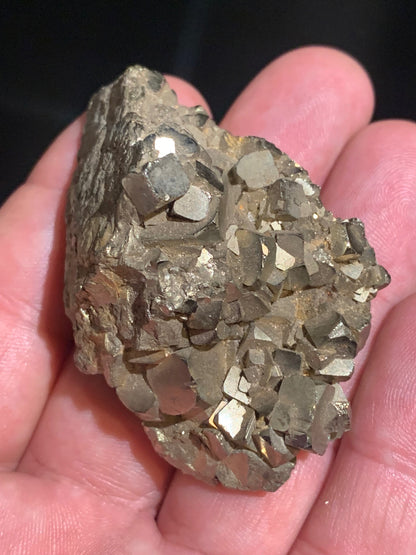 Pyrite, spécimen brut de 62 x 43 x 34 millimètres - 111,1 grammes