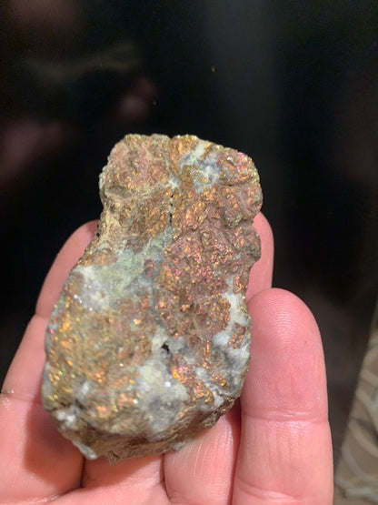 Chalcopyrite, spécimen brut de 72 x 42 x 37 millimètres - 120,7 grammes
