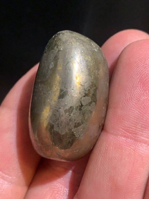 Chalcopyrite – Pierre roulée (polie) – 35 x 23 x 21 mm – 44,5 gr.