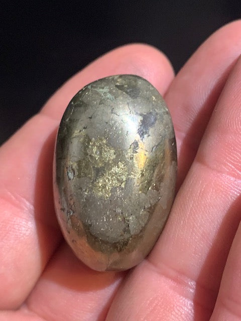 Chalcopyrite – Pierre roulée (polie) – 35 x 23 x 21 mm – 44,5 gr.