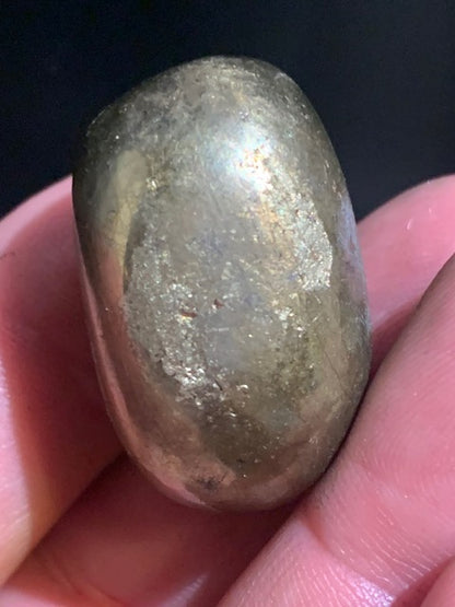 Chalcopyrite – Pierre roulée (polie) – 32 x 22 x 20 mm – 35,1 gr.