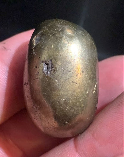 Chalcopyrite – Pierre roulée (polie) – 32 x 22 x 20 mm – 35,1 gr.
