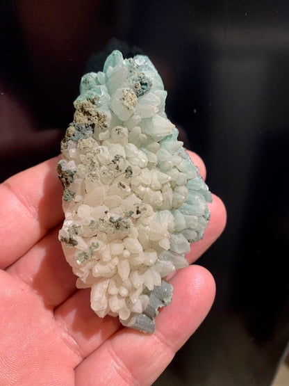 Calcite blanche, spécimen brut et naturel de 90 x 40 x 30mm - 99 gr.. Belle pièce de minéralogie !