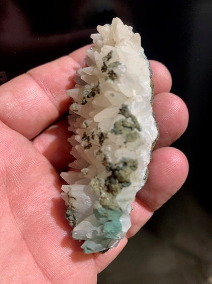 Calcite blanche, spécimen brut et naturel de 90 x 40 x 30mm - 99 gr.. Belle pièce de minéralogie !