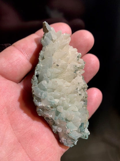 Calcite blanche, spécimen brut et naturel de 90 x 40 x 30mm - 99 gr.. Belle pièce de minéralogie !