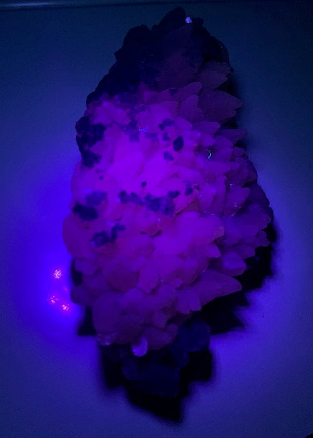 Calcite blanche, spécimen brut et naturel de 90 x 40 x 30mm - 99 gr.. Belle pièce de minéralogie !