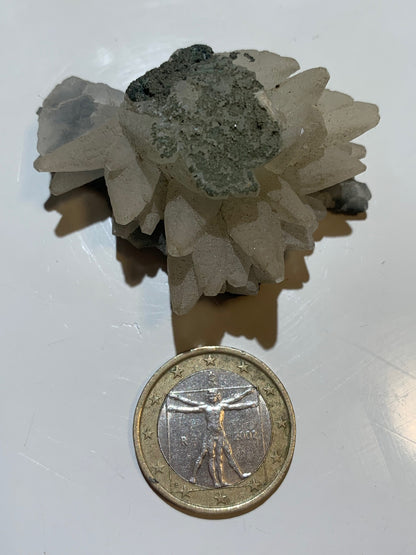 Calcite blanche, spécimen brut et naturel de 52 x 37x 23 mm - 36 gr. - Belle pièce de minéralogie