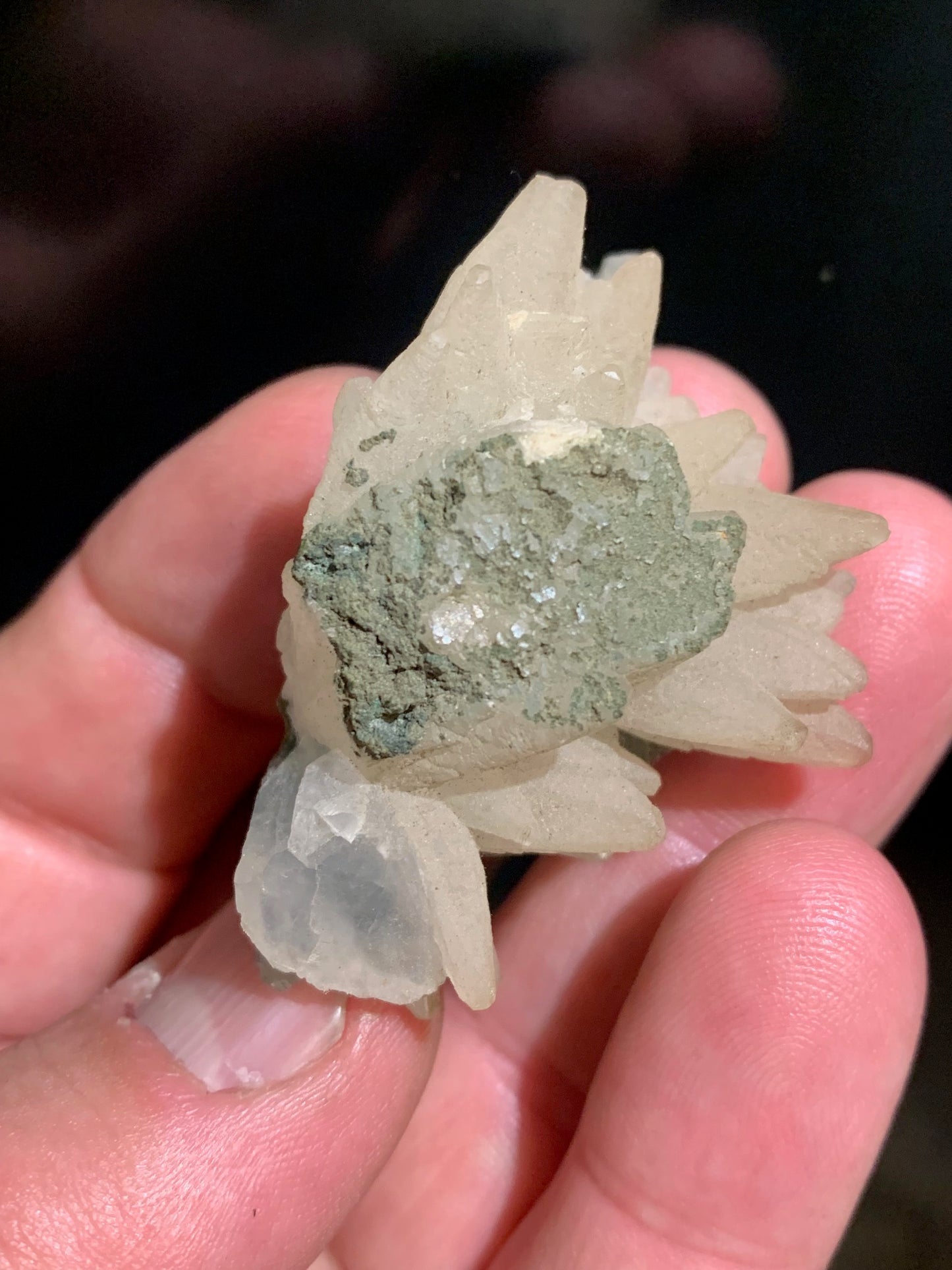 Calcite blanche, spécimen brut et naturel de 52 x 37x 23 mm - 36 gr. - Belle pièce de minéralogie