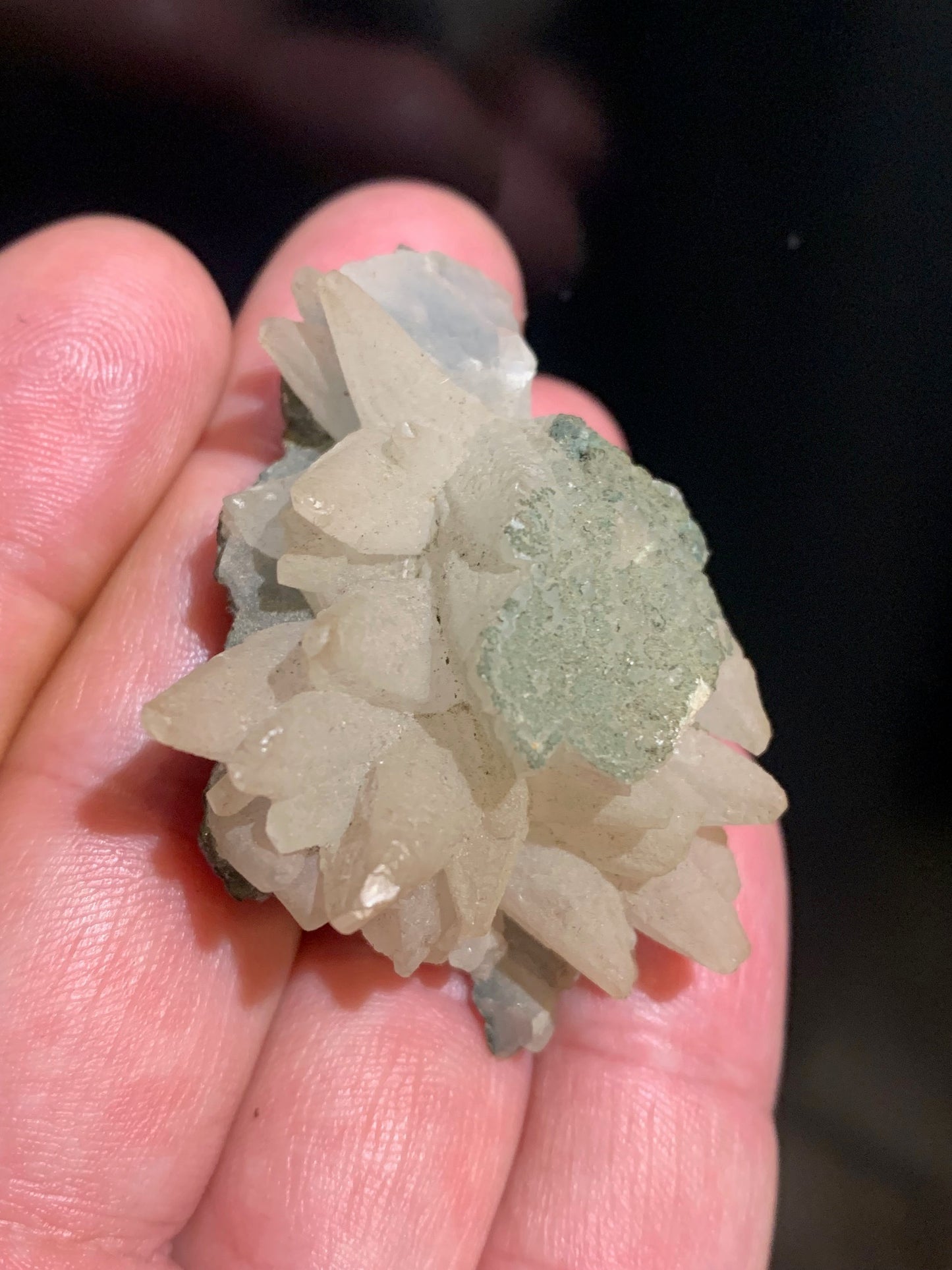 Calcite blanche, spécimen brut et naturel de 52 x 37x 23 mm - 36 gr. - Belle pièce de minéralogie
