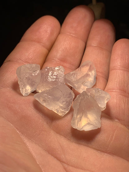 Pierre de lune blanche (adulaire) - Morceaux bruts à l'unité - 20 x 15 x 15 gr. environ