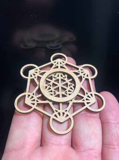 Support pour pierres précieuses en forme de cube de Métatron. 7 cm de diamètre