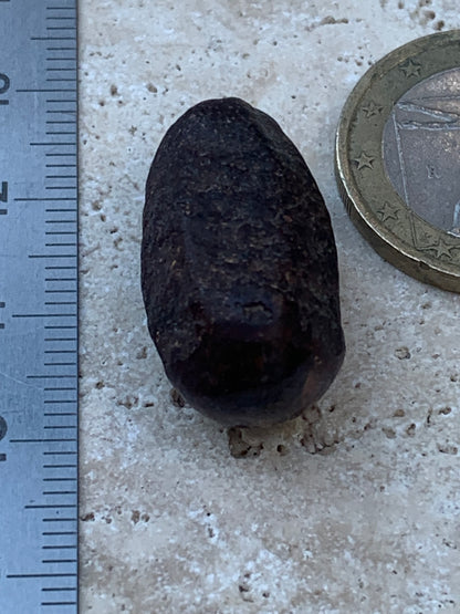 Rubis étoilé semi poli, de 25mm x14 x12 - 9,1 grammes. Parfait en bijouterie, collection ,exposition...