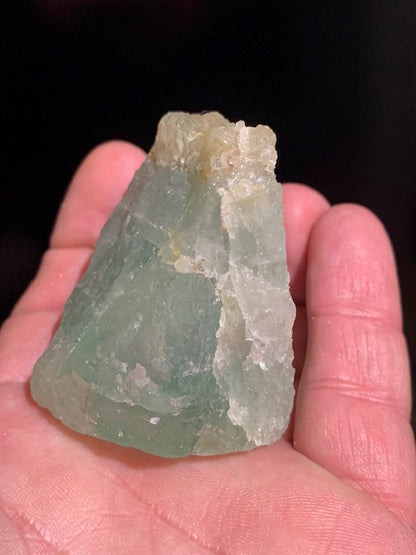 Calcite verte, pièce brute et naturelle - 57 x 51 x 45 mm - 168,5 gr.