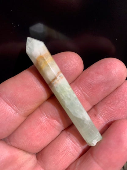 Calcite verte, Pointe/ Laser - 61 x 8 mm - 9,2 gr.