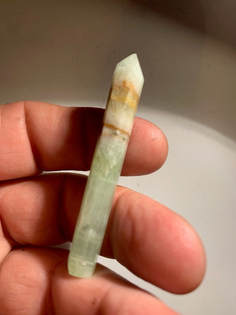 Calcite verte, Pointe/ Laser - 61 x 8 mm - 9,2 gr.