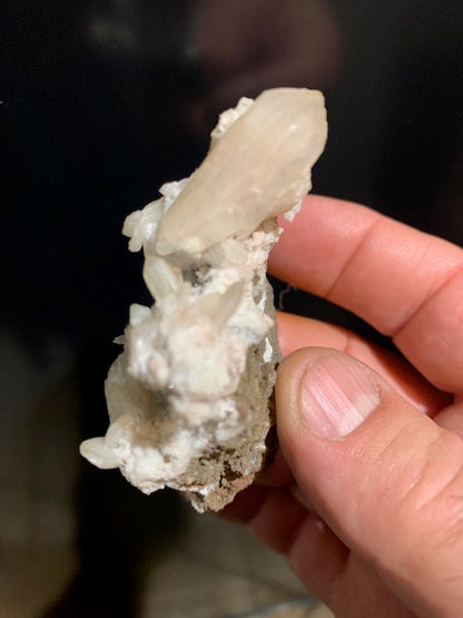Heulandite, spécimen brut et naturel, collection ancienne - 73 x 58 x 39 mm - 55 gr.