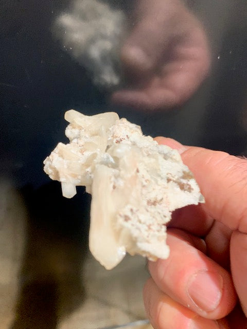 Heulandite, spécimen brut et naturel, collection ancienne - 73 x 58 x 39 mm - 55 gr.