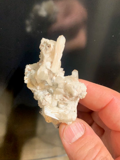 Heulandite, spécimen brut et naturel, collection ancienne - 73 x 58 x 39 mm - 55 gr.