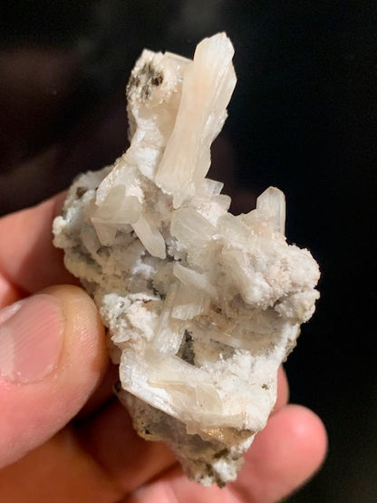 Heulandite, spécimen brut et naturel, collection ancienne - 73 x 58 x 39 mm - 55 gr.