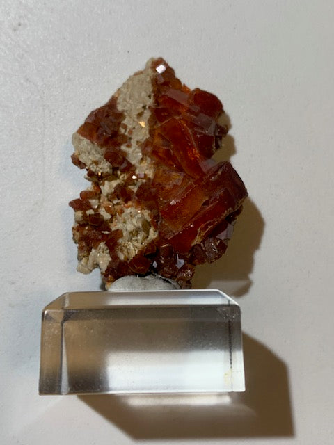 Vanadinite, spécimen brut et naturel, collection ancienne - 47 x 32 x 15 mm - 29,3 gr.