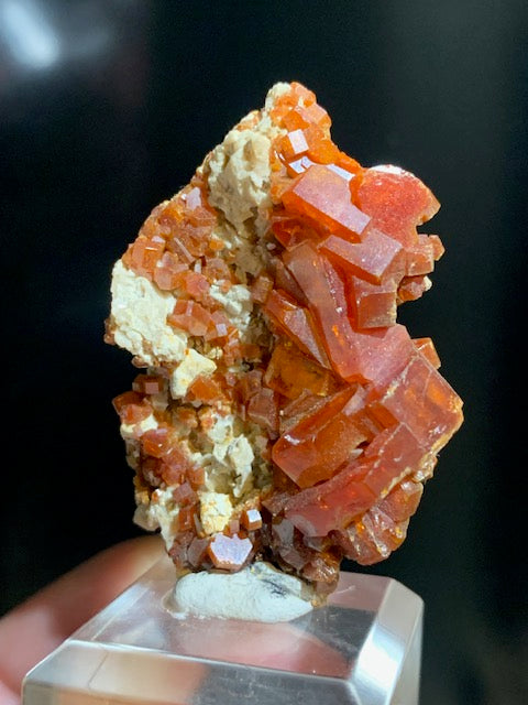 Vanadinite, spécimen brut et naturel, collection ancienne - 47 x 32 x 15 mm - 29,3 gr.
