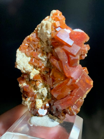 Vanadinite, spécimen brut et naturel, collection ancienne - 47 x 32 x 15 mm - 29,3 gr.