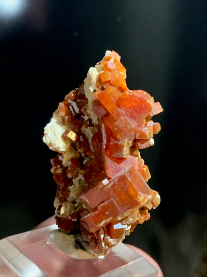 Vanadinite, spécimen brut et naturel, collection ancienne - 47 x 32 x 15 mm - 29,3 gr.