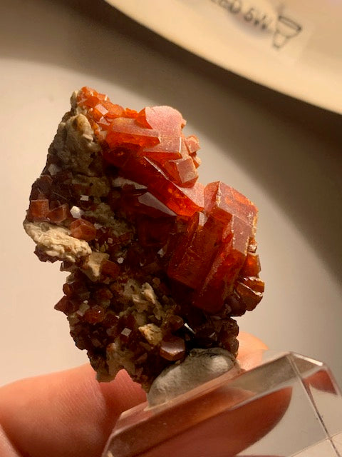 Vanadinite, spécimen brut et naturel, collection ancienne - 47 x 32 x 15 mm - 29,3 gr.