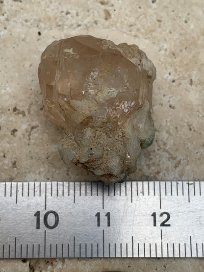 Topaze Impériale avec Aigue-marine, superbe cristal naturel de 25mm x18 x18 - 11,2 grammes. Belle pièce de collection, unique et assez rare !