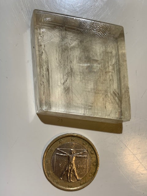 Calcite miel, cristal poli de 45 x 40 x 14 mm - 41,2 gr.