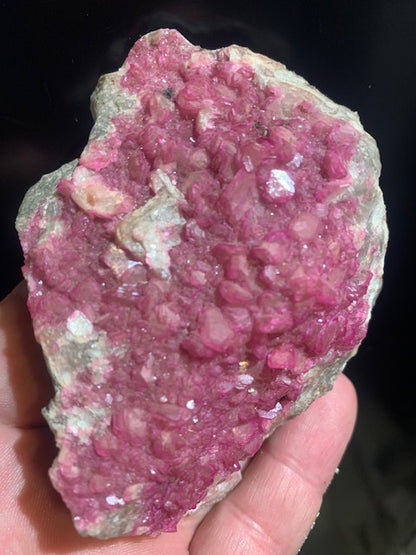 Cobalto calcite ou calcite cobaltifère, spécimen brut - 99 x 69 x 39 mm - 279,4 gr.