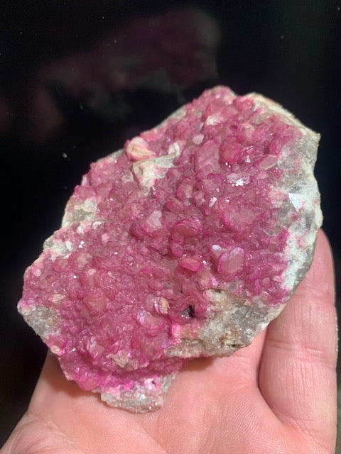 Cobalto calcite ou calcite cobaltifère, spécimen brut - 99 x 69 x 39 mm - 279,4 gr.