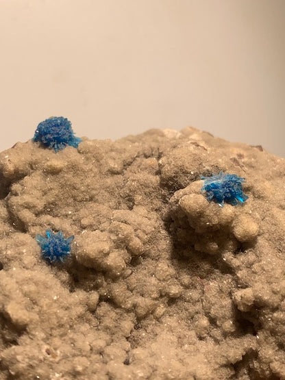 Cavansite, spécimen brut - 65 x 26 x 24 mm - 95 gr.
