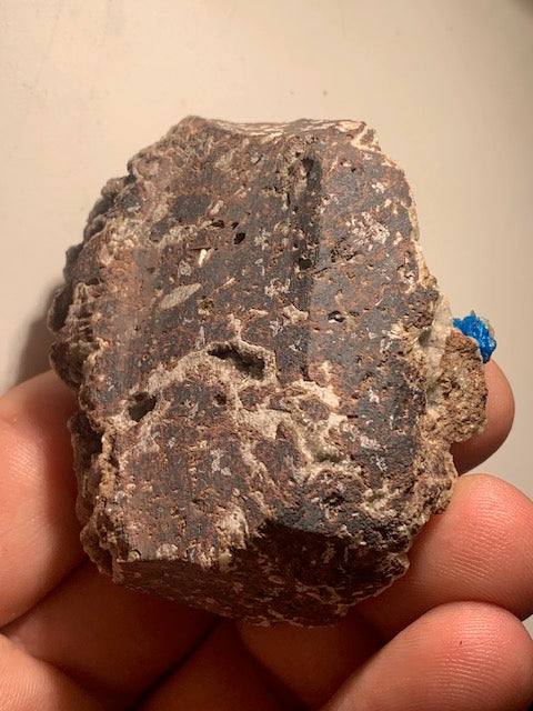 Cavansite, spécimen brut - 65 x 26 x 24 mm - 95 gr.