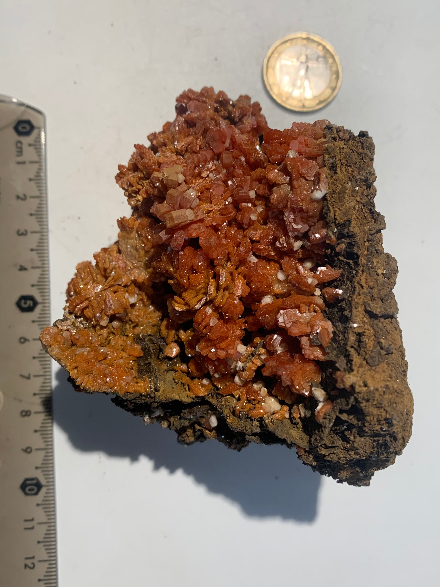 Vanadinite, spécimen brut et naturel - 100 x 83 x 74 mm - 382 gr. - 📽️ Vidéo disponible