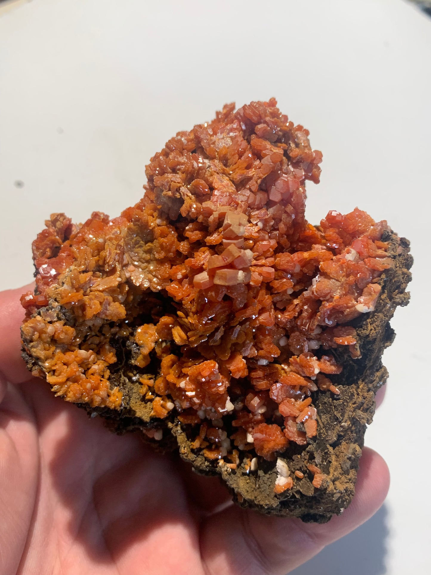 Vanadinite, spécimen brut et naturel - 100 x 83 x 74 mm - 382 gr. - 📽️ Vidéo disponible