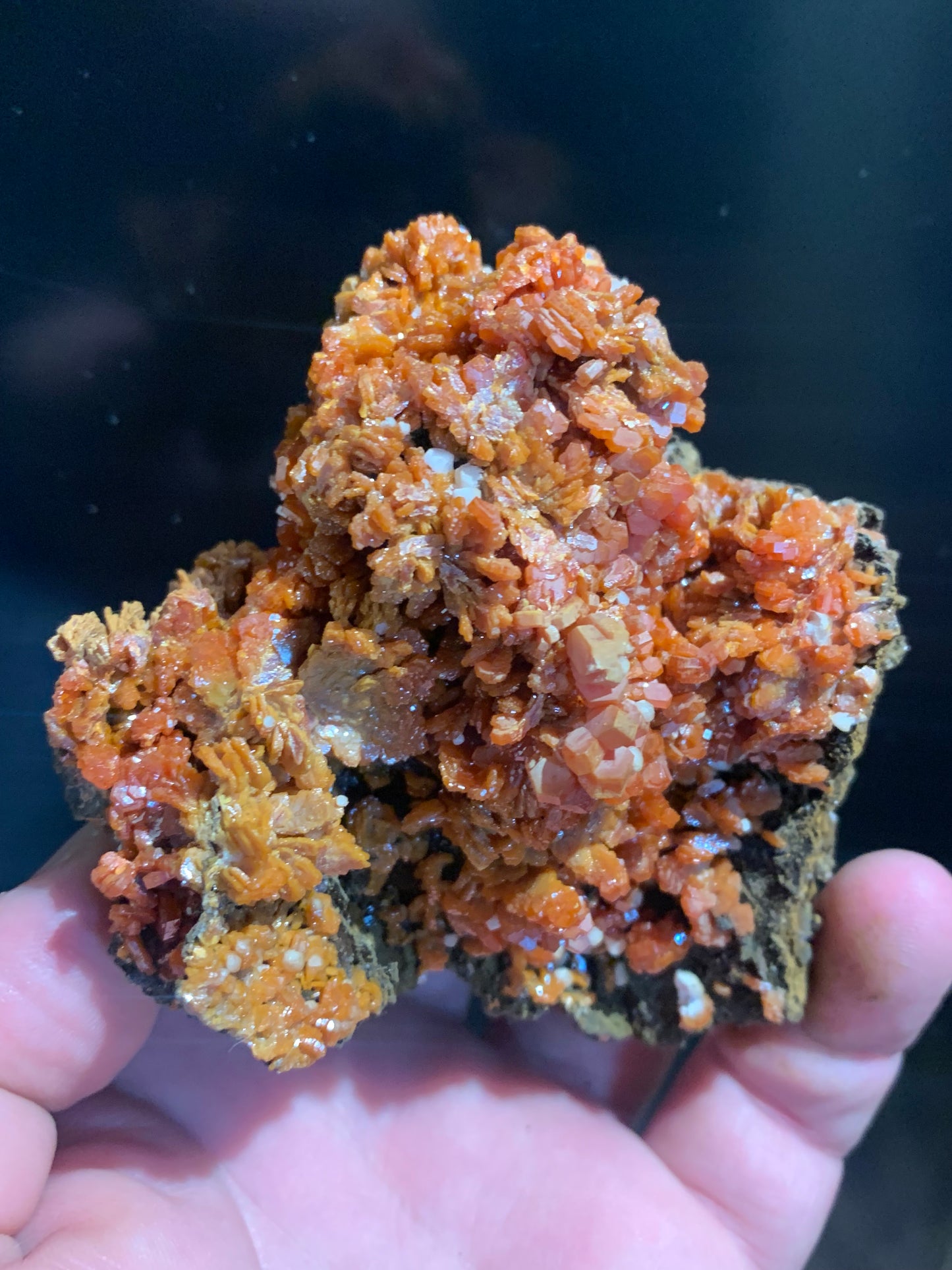 Vanadinite, spécimen brut et naturel - 100 x 83 x 74 mm - 382 gr. - 📽️ Vidéo disponible