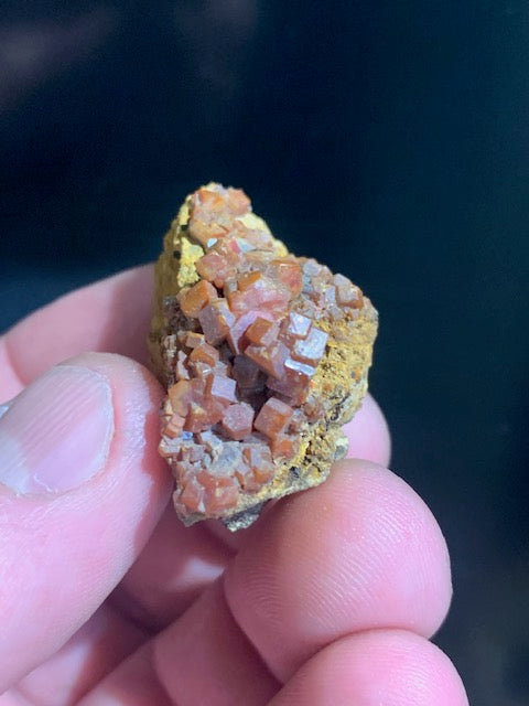 Vanadinite, spécimen brut et naturel - 38 x 29 x 23 mm - 17,8 gr. - Collection ancienne