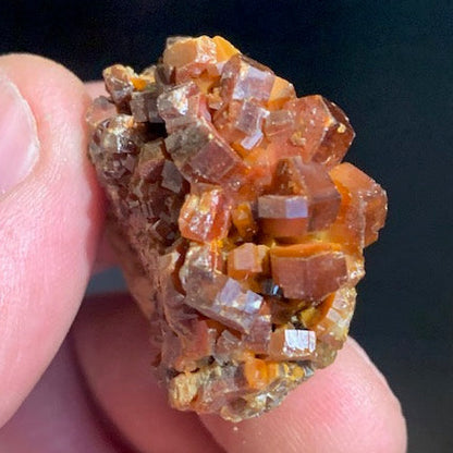 Vanadinite, spécimen brut et naturel - 38 x 33 x 20 mm - 34,3 gr.
