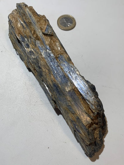 Cyanite disthène, spécimen naturel - 170 x 47 x 32 mm - 396 gr.