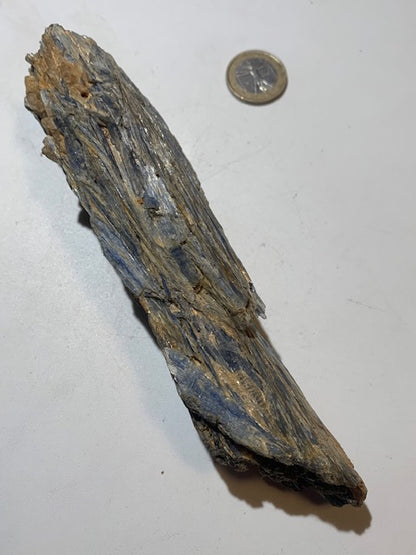Cyanite disthène, spécimen naturel - 170 x 47 x 32 mm - 396 gr.