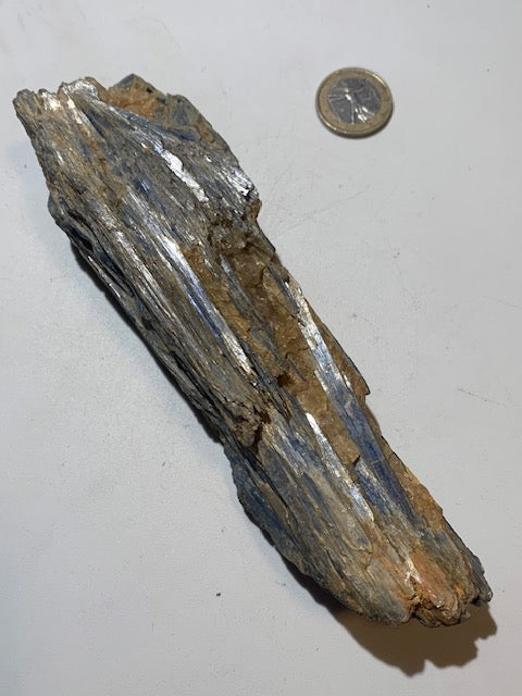 Cyanite disthène, spécimen naturel - 170 x 47 x 32 mm - 396 gr.