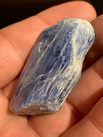 Cyanite disthène, spécimen naturel - 50 x 24 x 12 mm - 33,2 gr.